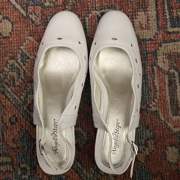 Angel Steps Scalloped Edge Slingback Low Heels with cutouts - Picture 2 of 7